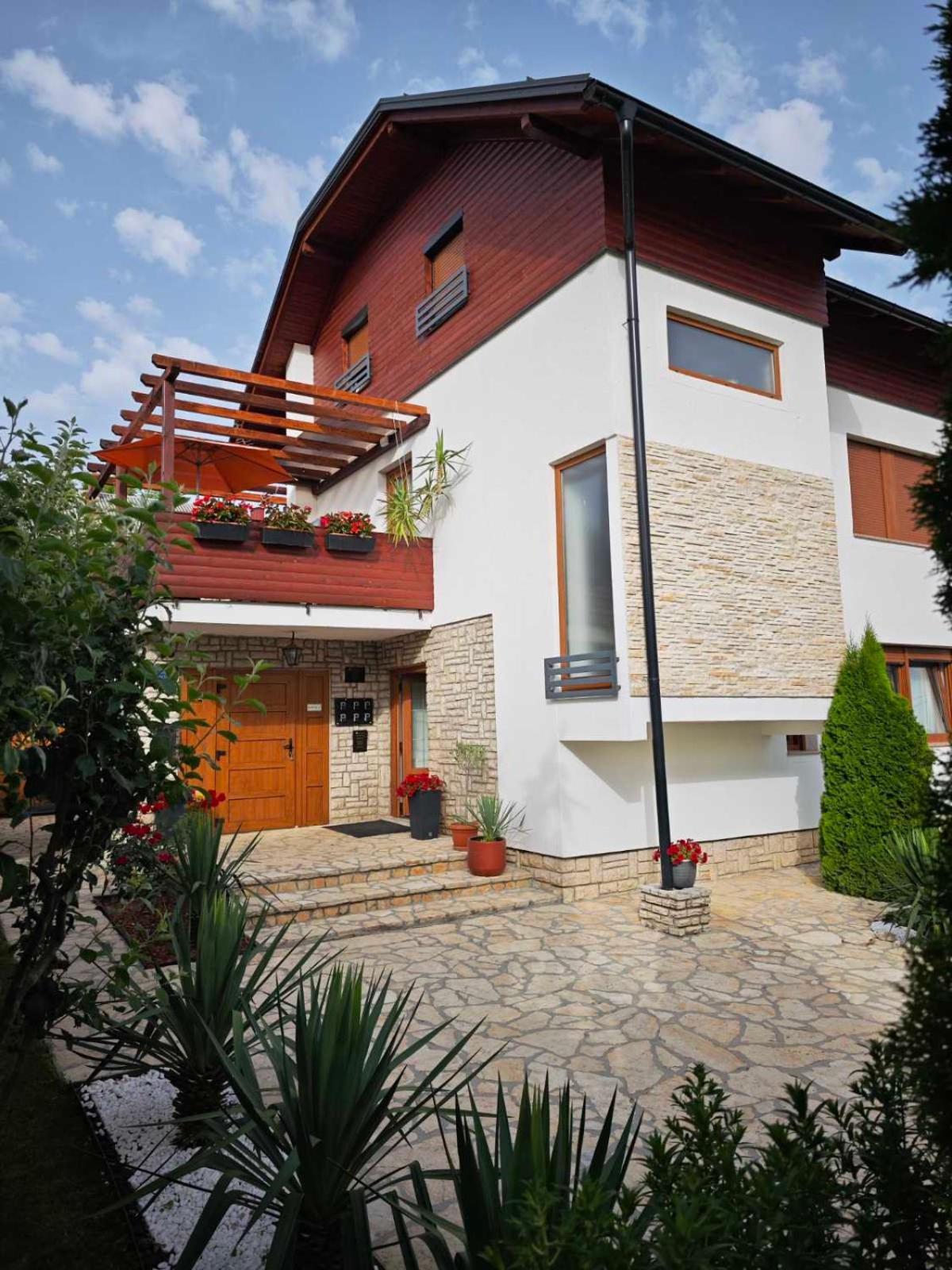 Accommodation Plitvice Korenica Ngoại thất bức ảnh
