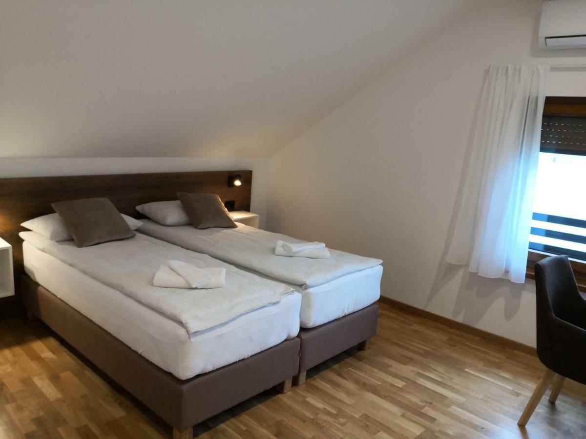 Accommodation Plitvice Korenica Ngoại thất bức ảnh