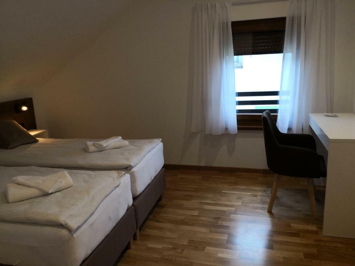 Accommodation Plitvice Korenica Ngoại thất bức ảnh